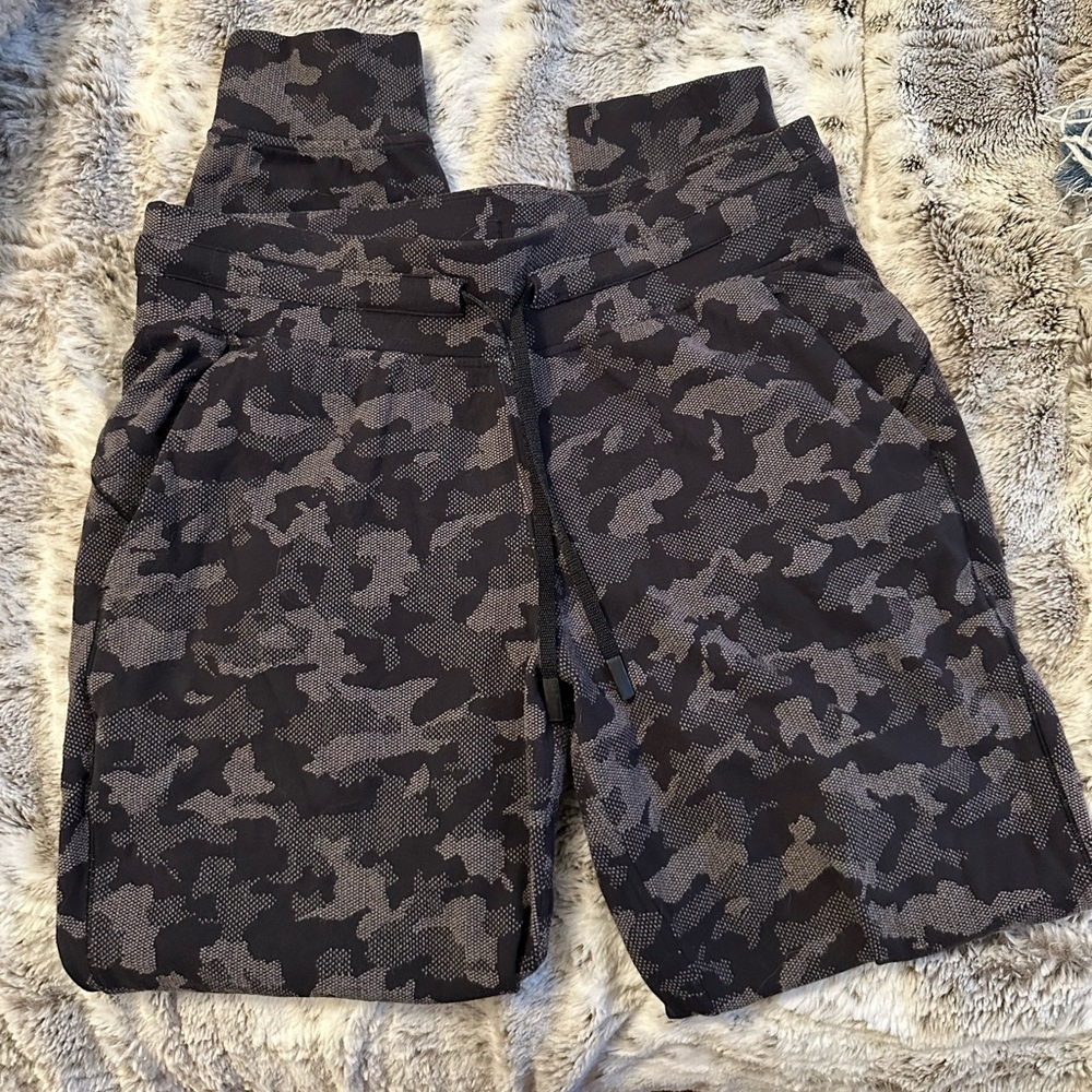 Lululemon ready to rulu fleece joggers